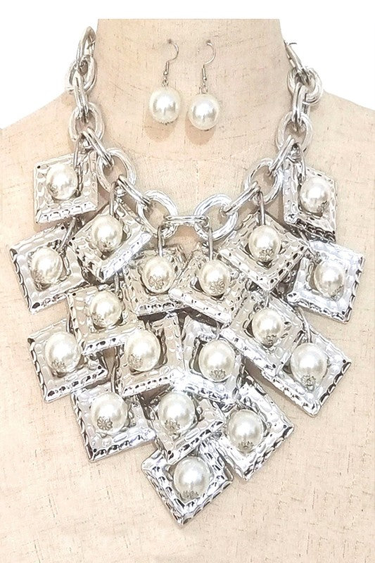 All Glam- Pearl Necklace Set