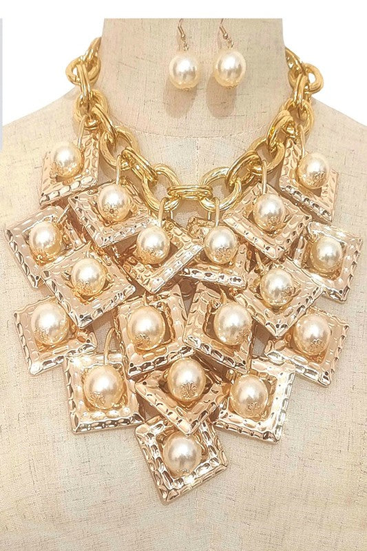 All Glam- Pearl Necklace Set
