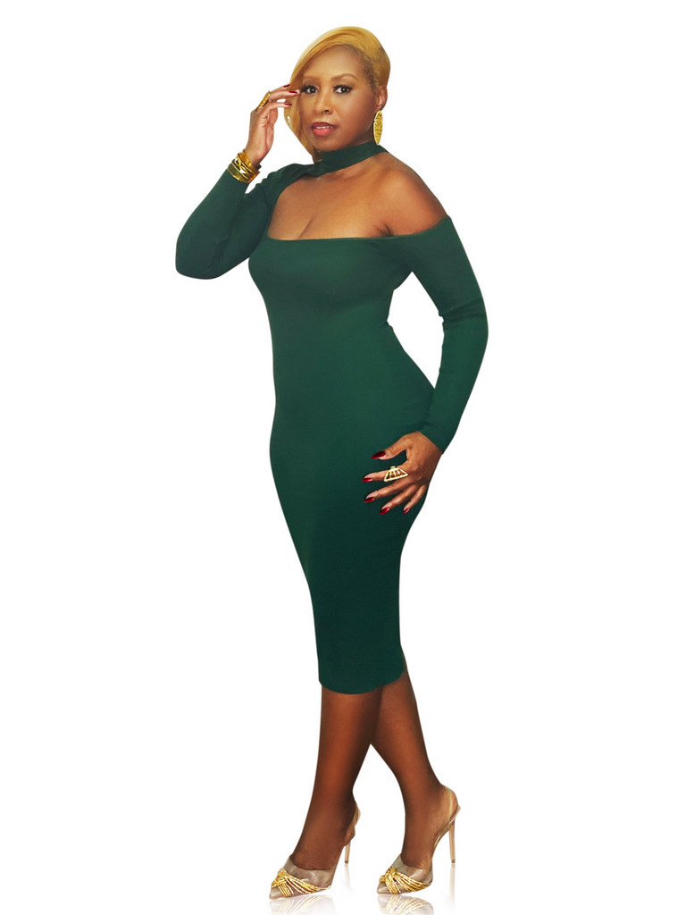 Chic green sweater with a stylish neck cutout – a bold yet playful piece that adds an edgy twist to your cozy-season wardrobe.