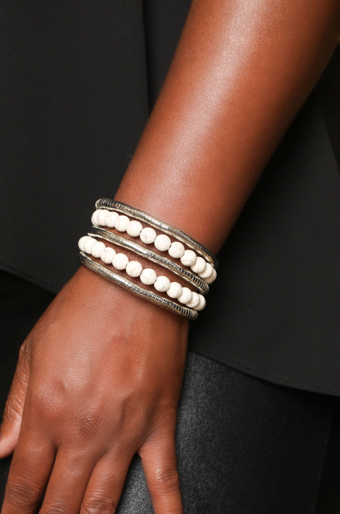 Style Moment- White Bead Bracelet - Luxe Clothing Boutique & Accessories